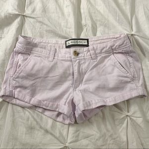 ABERCROMBIE & FITCH LILAC SHORT SIZE 4